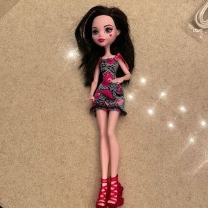 MONSTER HIGH DRACULAURA DOLL
